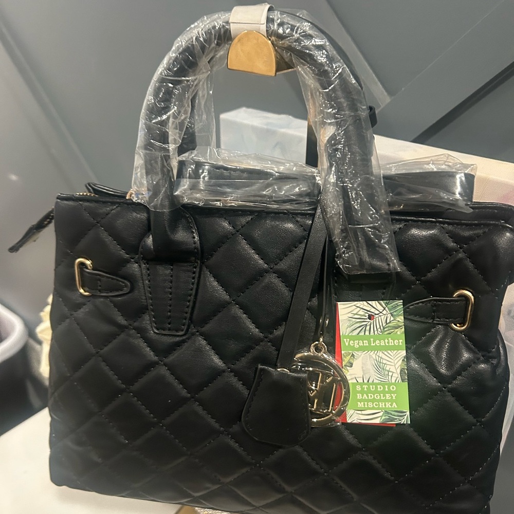 Badgley Mischka Quilted Top-Handle Satchel with Gold Hardware w/Lock & Key - Picture 4 of 4